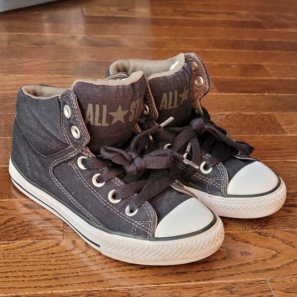 Like New Converse All Star Junior High Top Sneakers Size 1 Big Kid - Picture 1 of 6